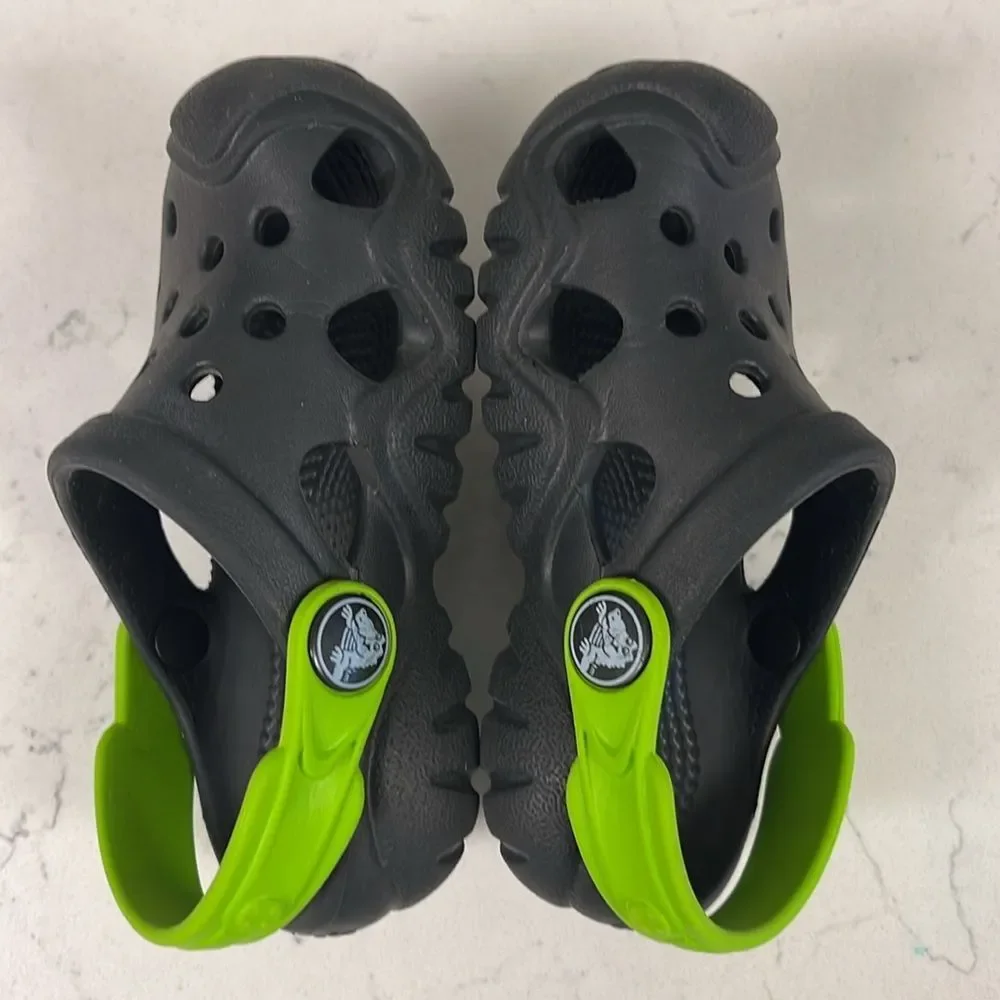 Crocs KIDS' SWIFTWATER™ CLOG Kids Black and Green Clogs Size 6